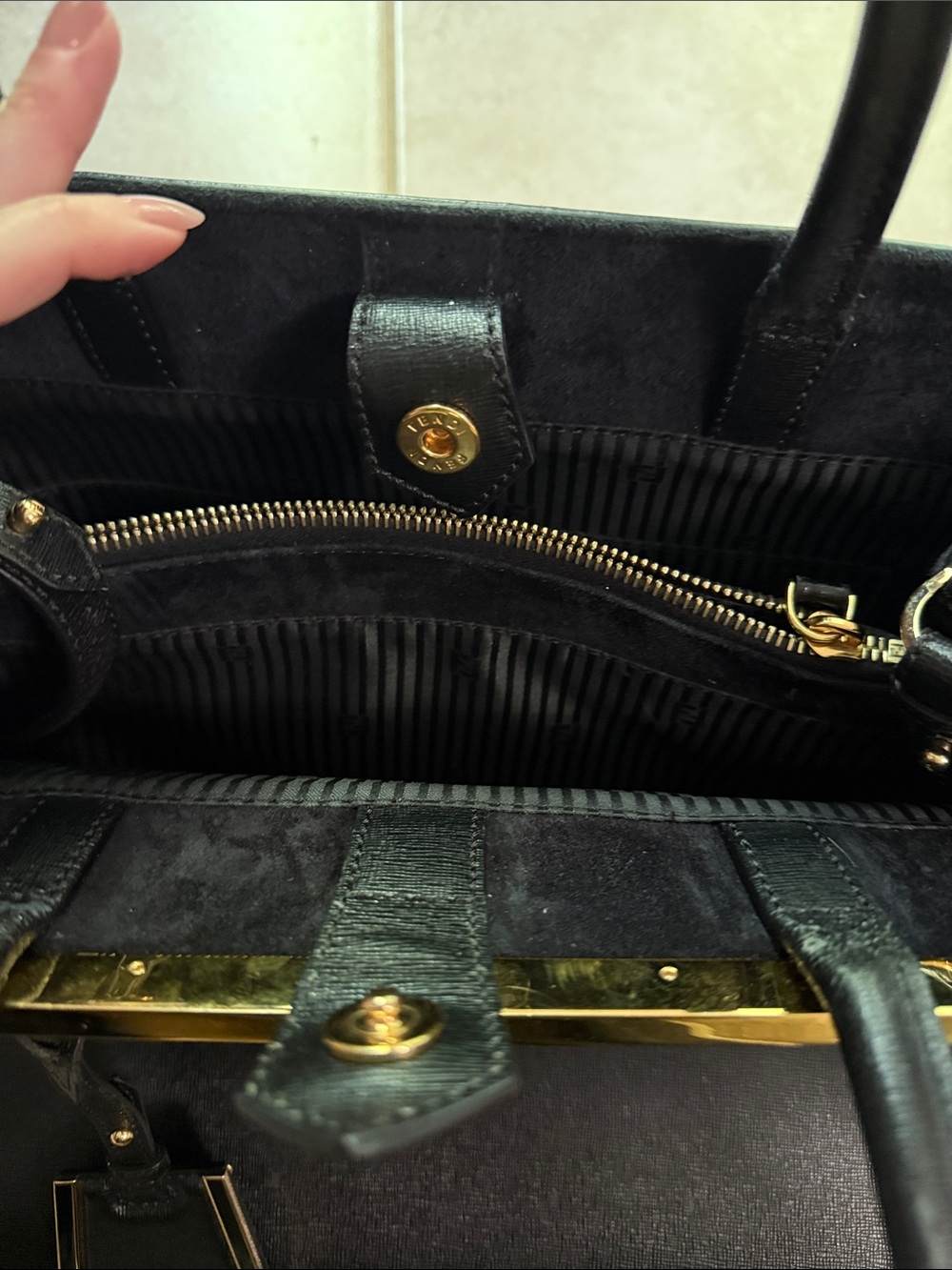 Fendi 2Jours Black Leather Top-Handle Tote - Picture 4 of 9